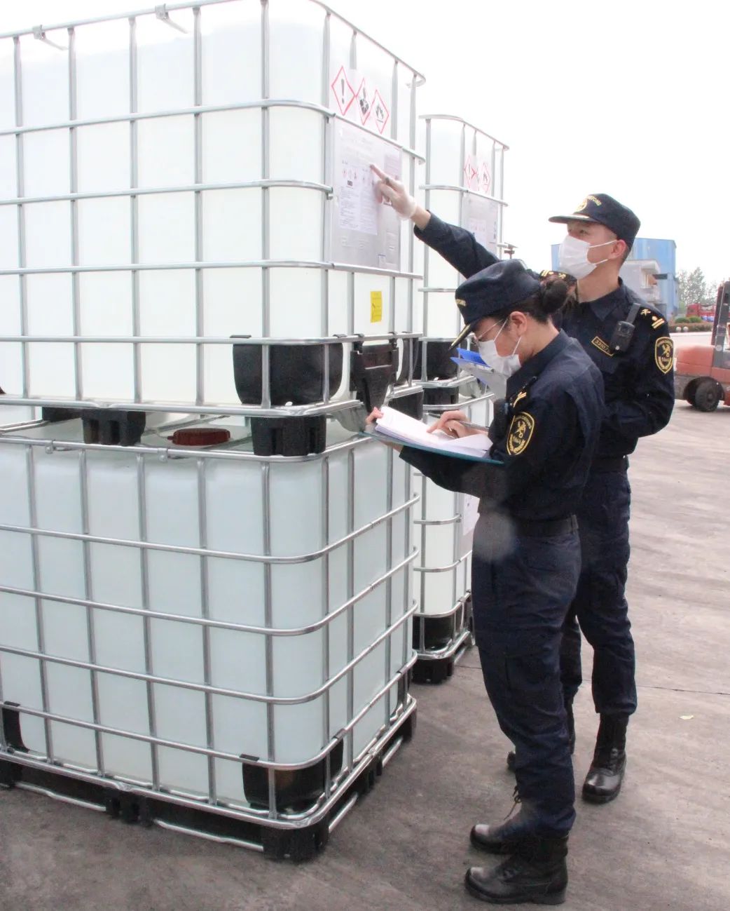 中港<a href='http://www.yunxiangju.cn' title='危險品貨運' >危險品貨運</a>